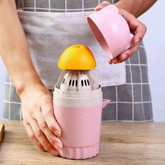 Botol Pemeras Jeruk Portable Serbaguna (Manual Juicer Cup) - Pink