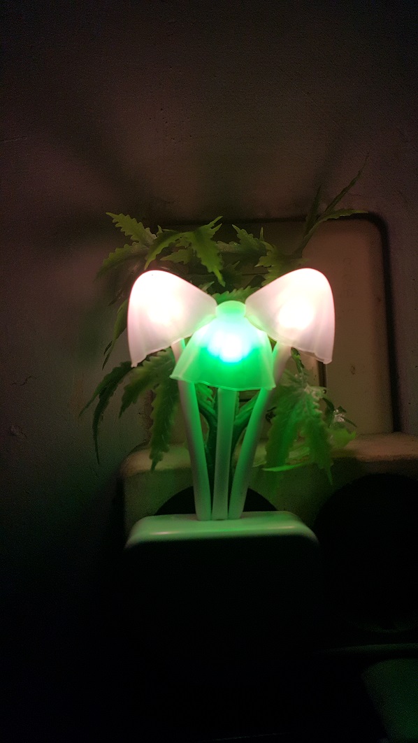 Lampu Tidur Jamur Mini (Sensor Cahaya)