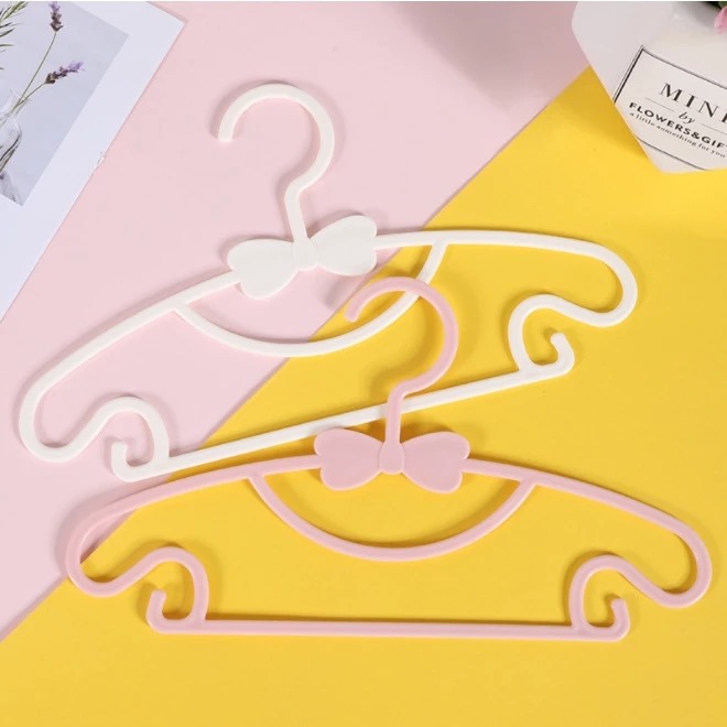 (SET 10pcs) Gantungan Baju Anak - PUTIH (Kids Clothes Hanger Multifungsi Warna Pastel)